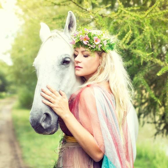 Meet your Posher, Helena - Picture 1 of 1